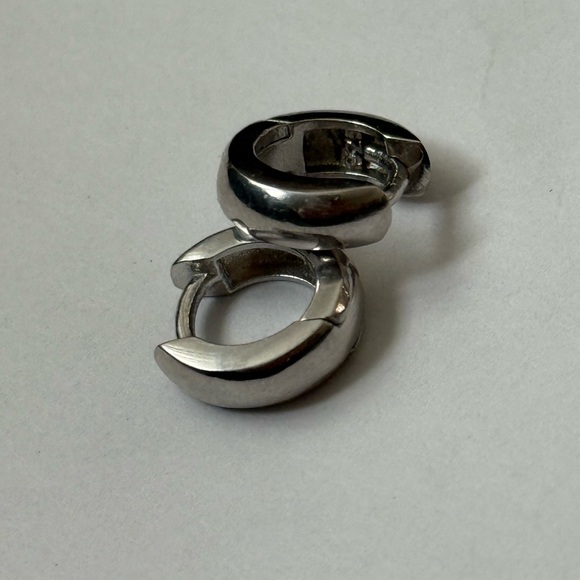 Other - 925 Silver 3mm earrings trending hoops unisex
